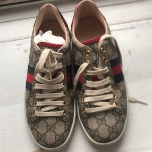 Gucci sneakers 37 still in good condition